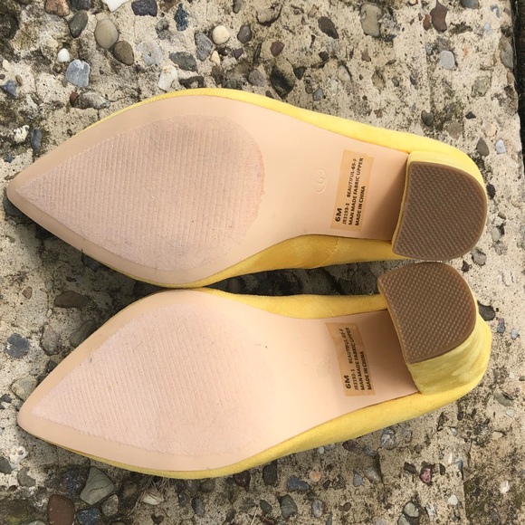 🆕 NWOB Yellow chunky block heel with pointed toes - Picture 7 of 8